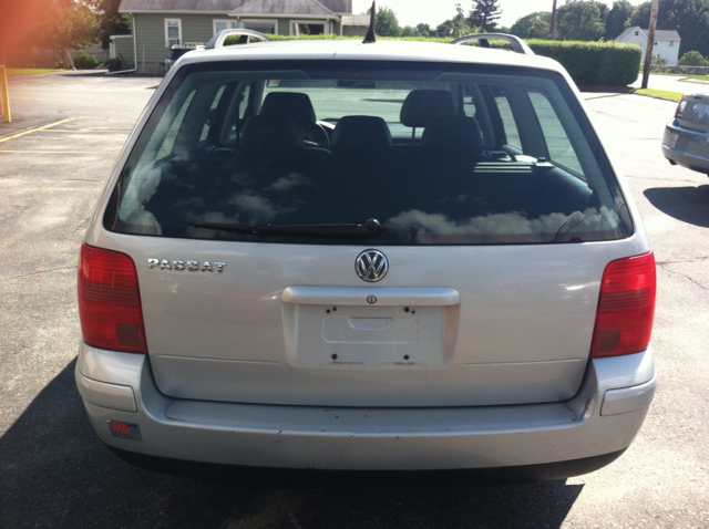 Volkswagen Passat 1999 photo 1