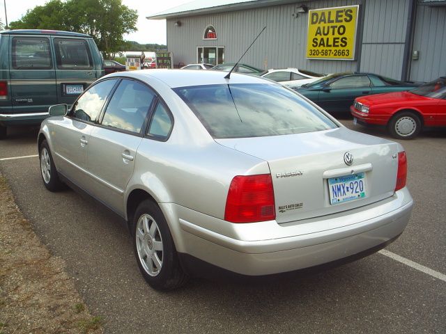 Volkswagen Passat 1999 photo 2