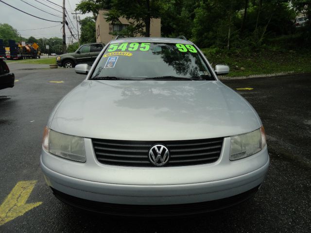 Volkswagen Passat 1999 photo 1