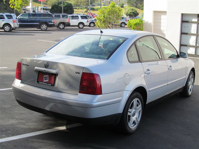 Volkswagen Passat 2000 photo 4