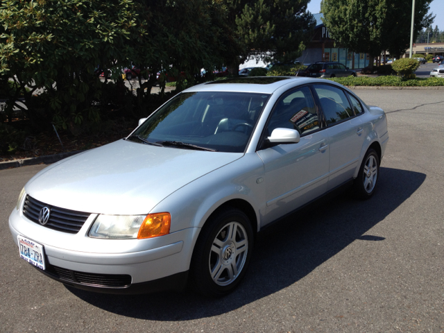 Volkswagen Passat SE Crew Cab 4WD FFV Sedan