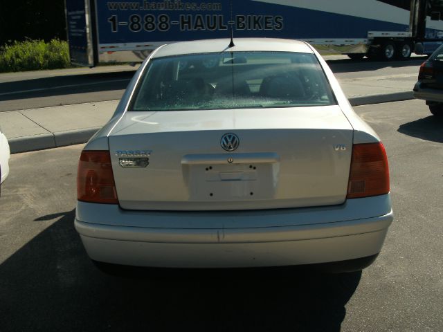 Volkswagen Passat 2000 photo 4