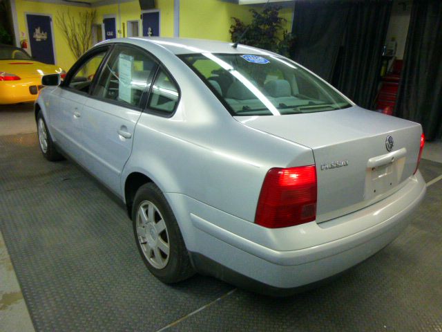 Volkswagen Passat 2000 photo 14