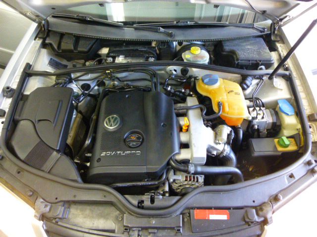 Volkswagen Passat 2000 photo 16