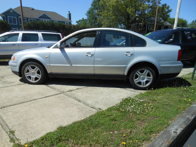 Volkswagen Passat 2000 photo 12