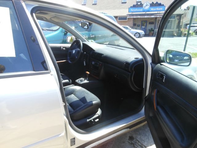 Volkswagen Passat 2000 photo 16