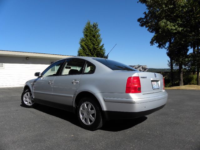 Volkswagen Passat 2000 photo 4