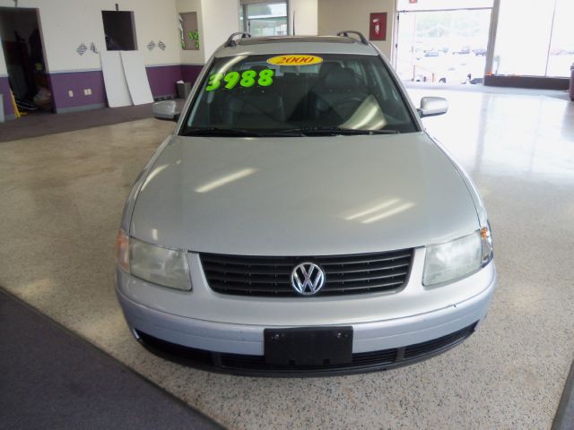 Volkswagen Passat 2000 photo 3