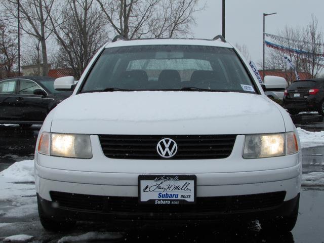 Volkswagen Passat 2000 photo 2