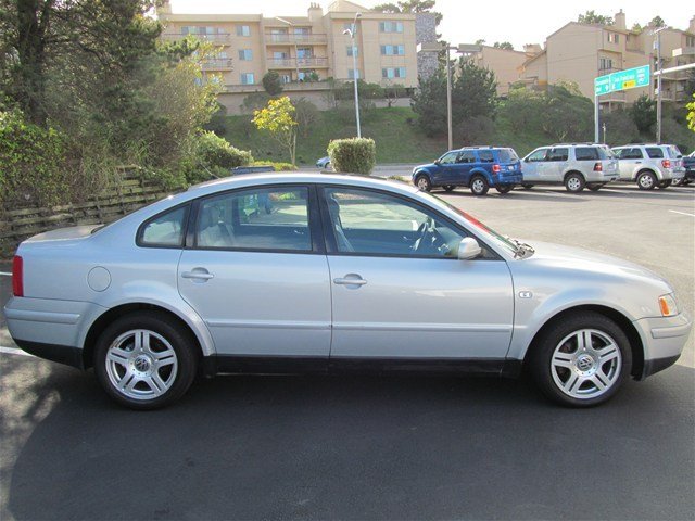 Volkswagen Passat 2000 photo 3