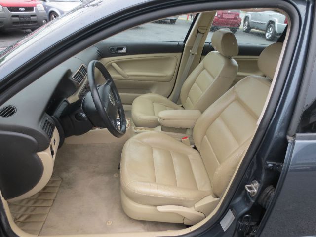 Volkswagen Passat 2000 photo 12