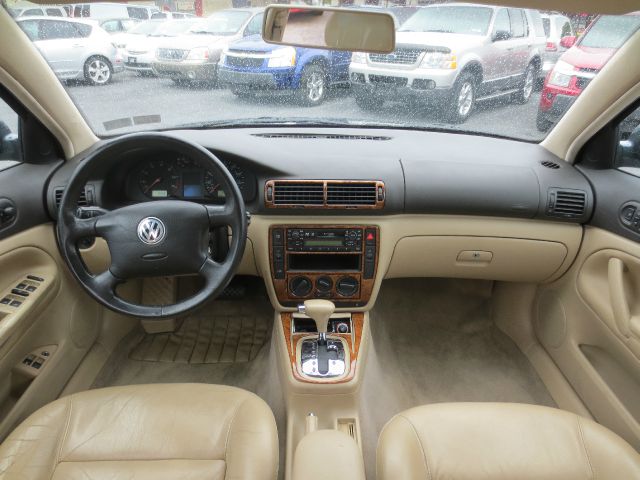 Volkswagen Passat 2000 photo 13