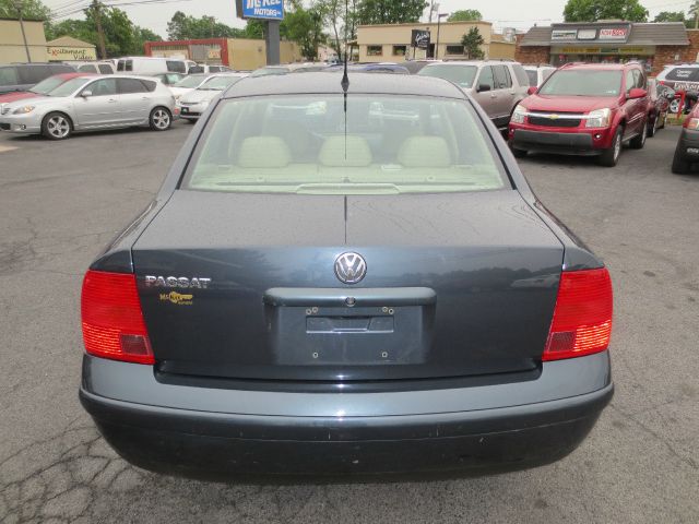 Volkswagen Passat 2000 photo 17