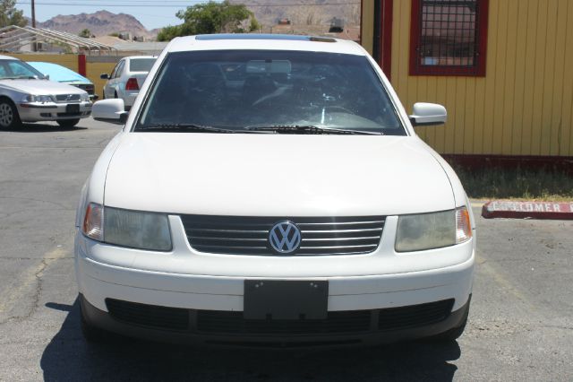 Volkswagen Passat 2000 photo 2