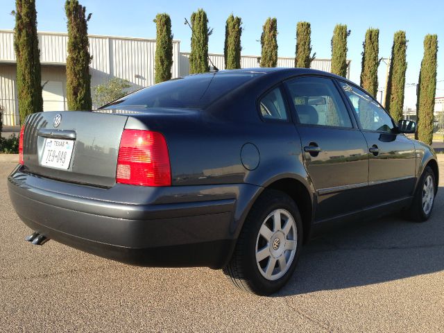 Volkswagen Passat 2000 photo 4