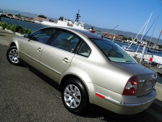 Volkswagen Passat 2001 photo 3