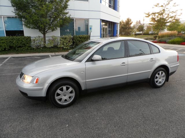 Volkswagen Passat 2001 photo 1