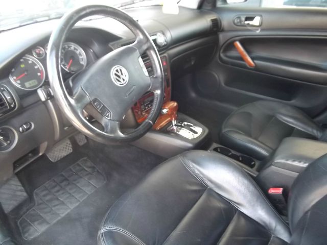 Volkswagen Passat 2001 photo 1