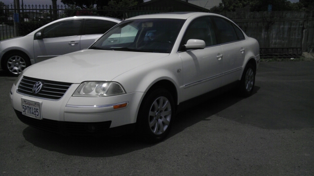 Volkswagen Passat 2001 photo 2