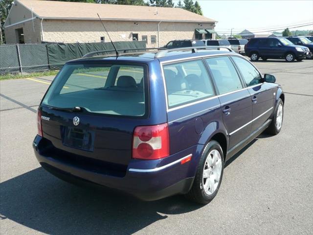 Volkswagen Passat 2001 photo 1