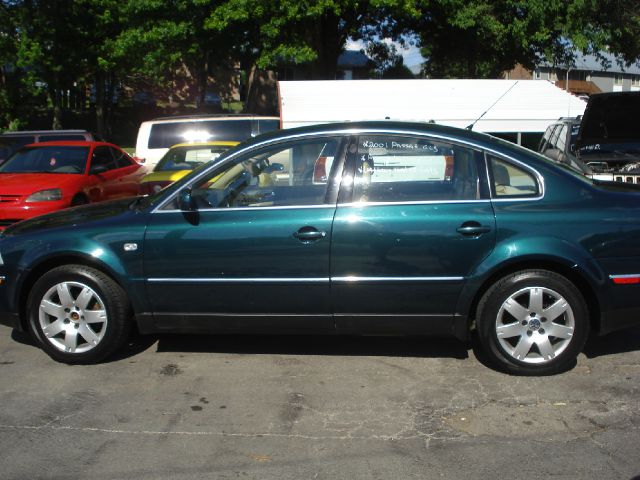 Volkswagen Passat SE Crew Cab 4WD FFV Sedan