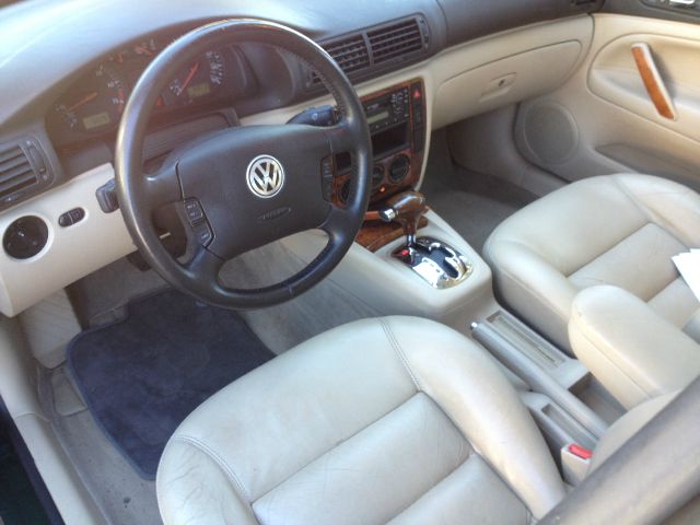 Volkswagen Passat 2001 photo 1