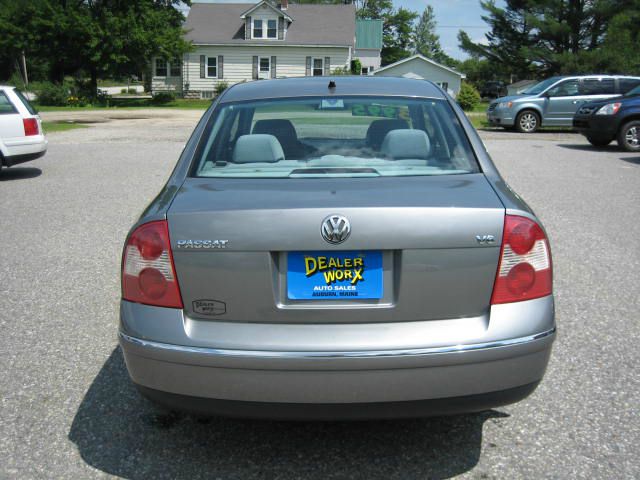 Volkswagen Passat 2001 photo 3