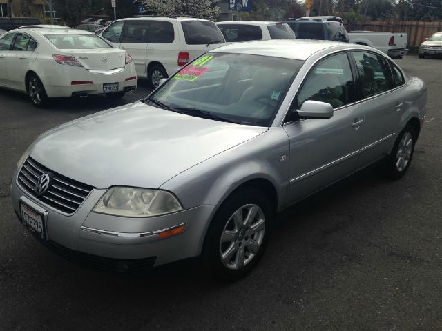 Volkswagen Passat 2001 photo 2