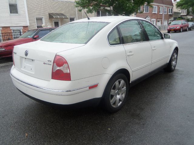 Volkswagen Passat 2001 photo 11