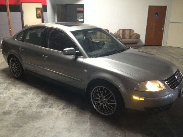 Volkswagen Passat 2001 photo 1