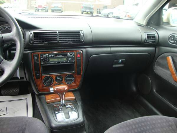 Volkswagen Passat 2001 photo 3