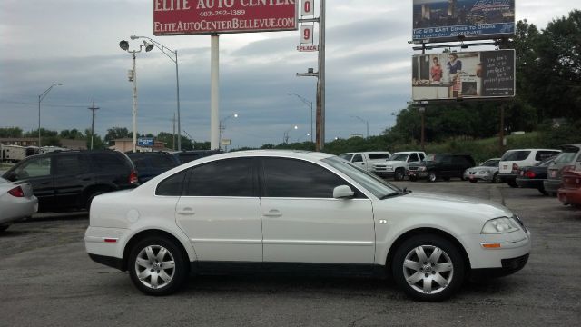 Volkswagen Passat SE Crew Cab 4WD FFV Sedan