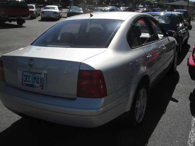 Volkswagen Passat SE Crew Cab 4WD FFV Sedan