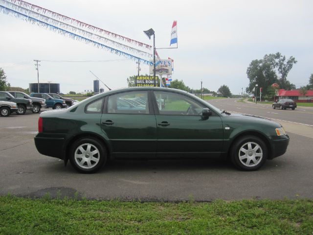 Volkswagen Passat 2001 photo 2