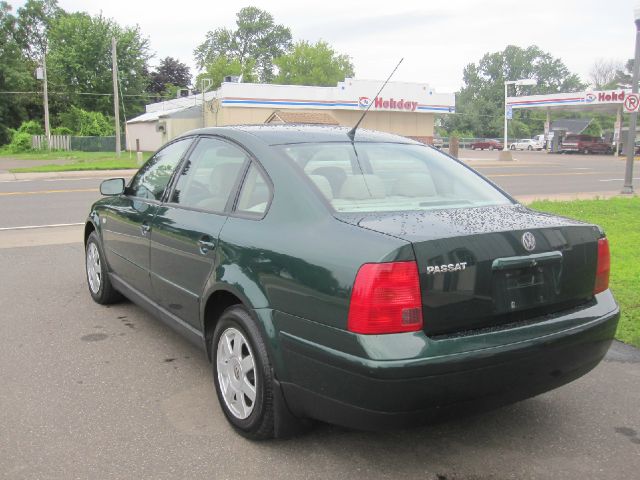 Volkswagen Passat 2001 photo 3