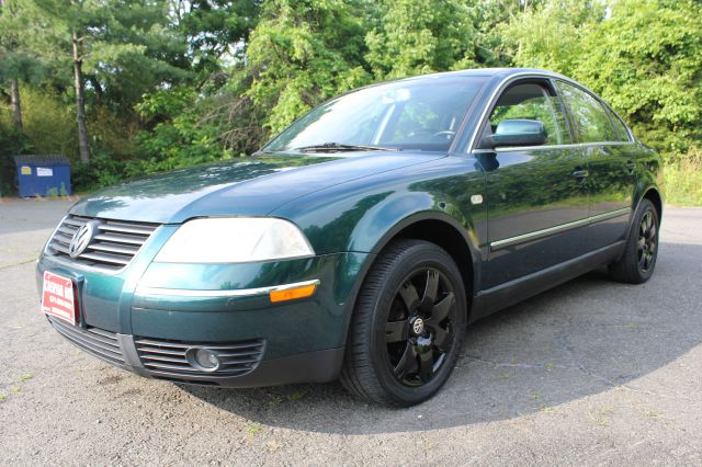 Volkswagen Passat LS W/leather Seats Sedan