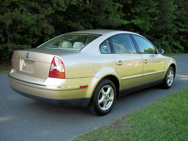 Volkswagen Passat 2001 photo 14