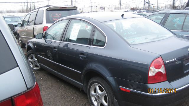 Volkswagen Passat 2001 photo 2