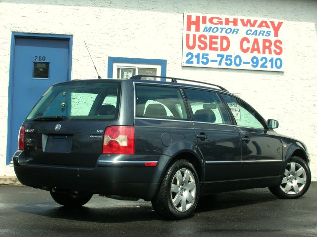 Volkswagen Passat 2001 photo 1