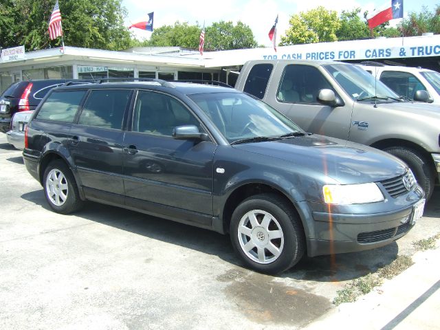 Volkswagen Passat 2001 photo 1