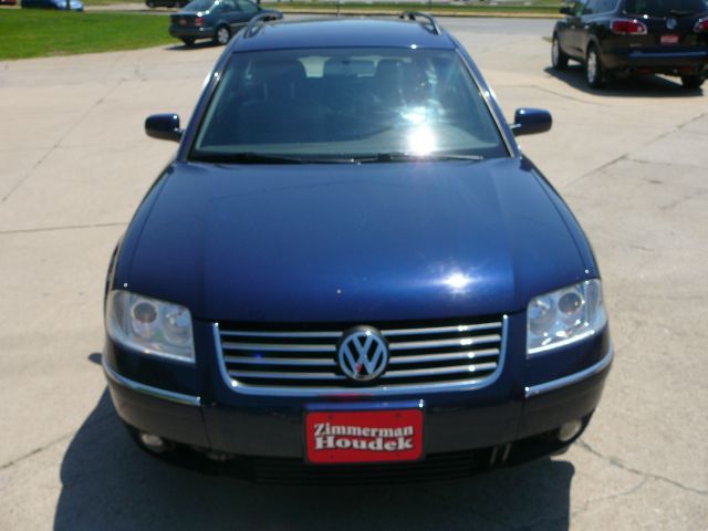 Volkswagen Passat 2001 photo 1