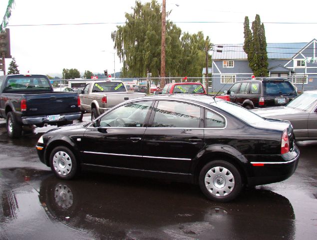 Volkswagen Passat 2001 photo 1