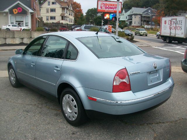 Volkswagen Passat 2001 photo 1