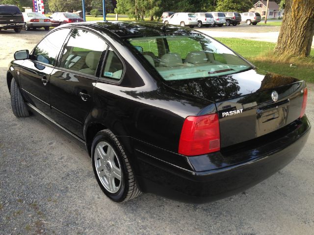 Volkswagen Passat 2001 photo 2