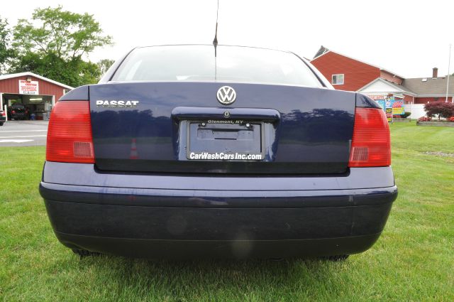 Volkswagen Passat 2001 photo 1