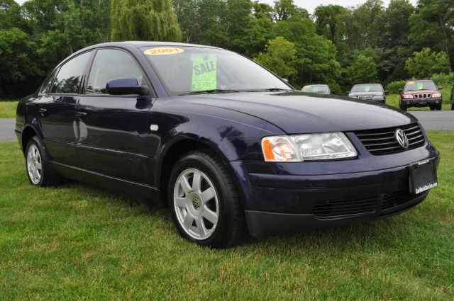 Volkswagen Passat 2001 photo 2