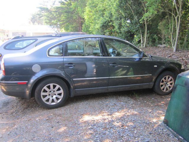 Volkswagen Passat 2001 photo 1