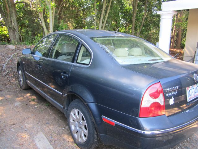 Volkswagen Passat 2001 photo 2