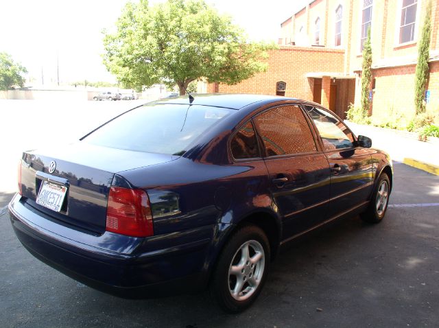 Volkswagen Passat 2001 photo 8