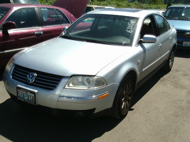 Volkswagen Passat 2001 photo 1